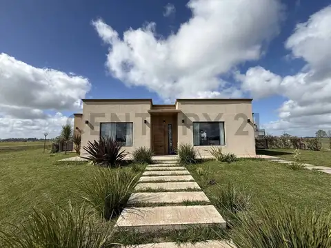 VENTA CASA 4 AMBIENTES BARRIO SANTA CLARA AL SUR