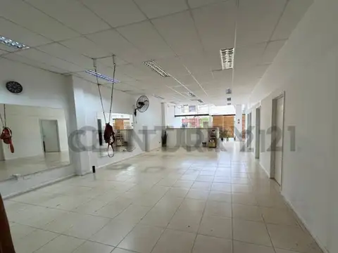 Bernardino Rivadavia 300, Piso 0