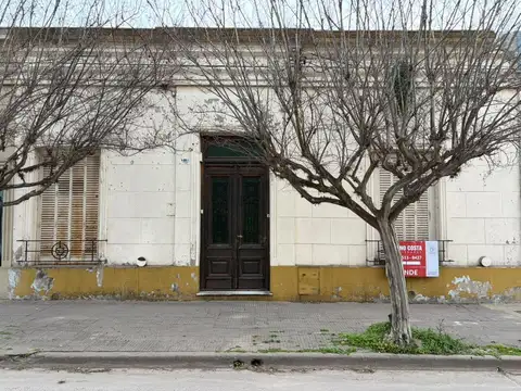 Casa en Venta en El Centro de San Antonio de Areco. a Refaccionar