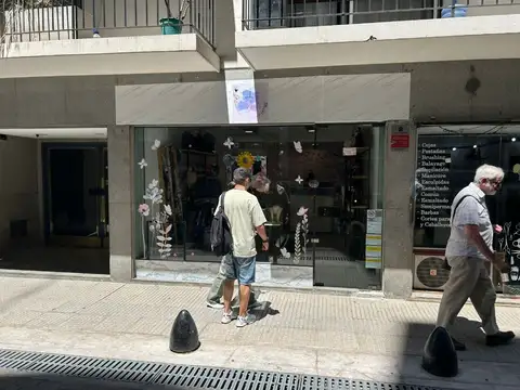VENTA LOCAL COMERCIAL A LA CALLE, PB 35 M2 SUSBSUELO 37 M2 NO APTO GASTRONOMICO