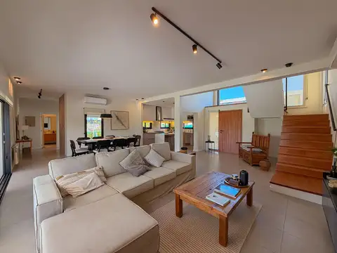 Casa en Venta, Funes, Barrio Vida, Casa 3 dormitorios c/cochera y amenities