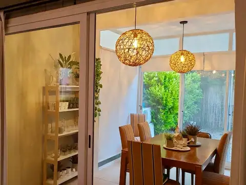 Casa en Alquiler con 1 cochera