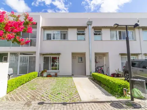 Casa Triplex  en Alquiler en Milberg Town, Rincón de Milberg, Tigre