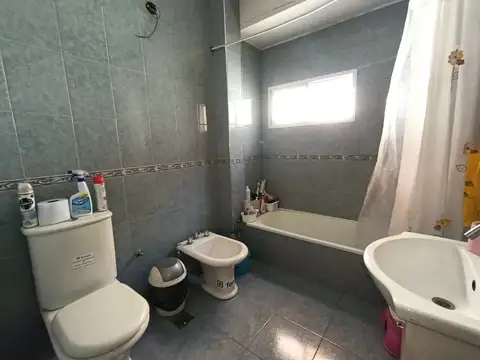 Depto Tipo Casa 7 ambientes con 2 baños