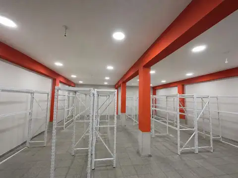 EN VENTA LOCALES COMERCIALES EN MORENO Y MAIPU
