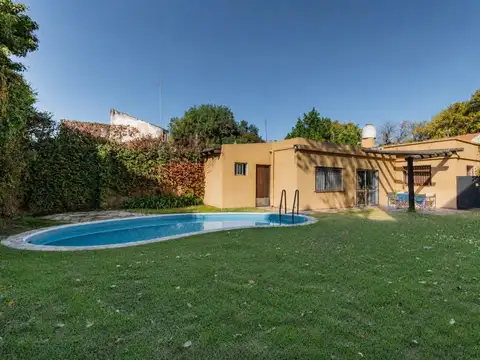 Ph de 4 ambientes con quincho, jardín y pileta