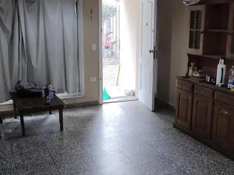 Casa 3 ambientes con 1 baño