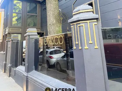 JUANA AZURDUY  al 2200