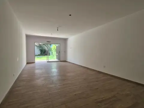 Departamento en Alquiler con 3 cocheras