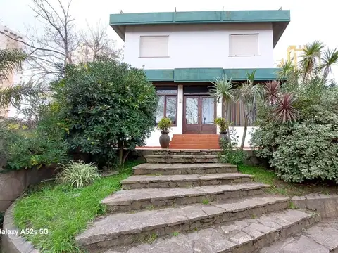 Hotel - Venta - Villa Gesell - Céntrico -  Gas Natural - Piscina