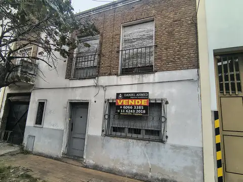 CASA A RECICLAR SOBRE LOTE DE 10 X 40 MTS.- IDEAL INVERSOR