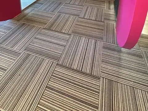 Oficina en Alquiler con 1 cochera