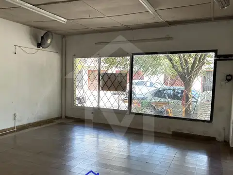 Local con depencias