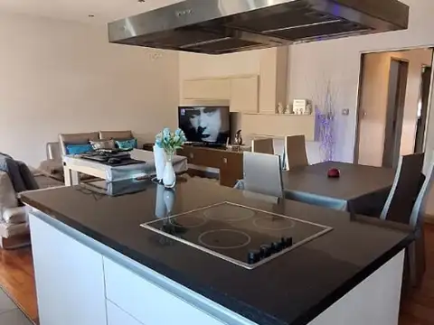 Depto Tipo Casa en Venta de 7 ambientes
