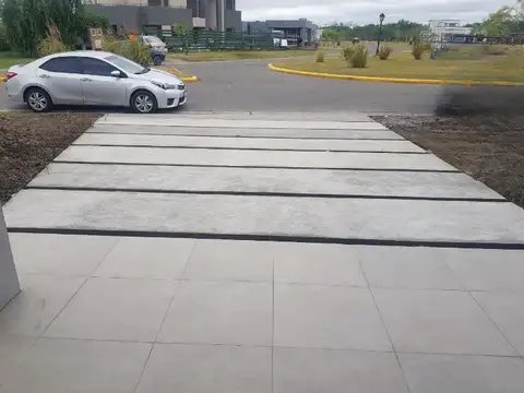 Casa en Venta en Lomas De Fatima, USD 338.000