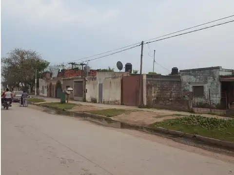 Terreno 10 x 50 sobre asfalto Av. Tránsito Cocomarola 358