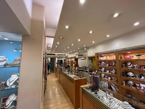 Local en Venta en Barrio Norte, USD 330.000