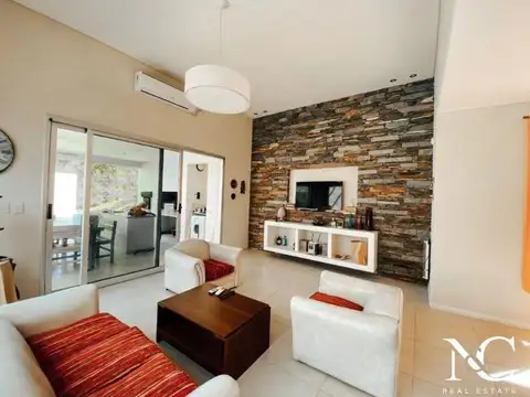 Casa en venta en Costa Esmeralda 4 dormitorios