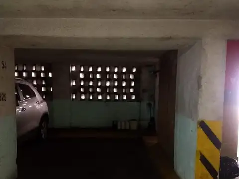 Centro COCHERA zona CAÑADA/ Tribunal I desde U$S11000