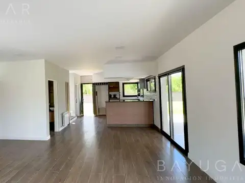 Alquiler - Casa Estilo Minimalista en Lagoon Pilar