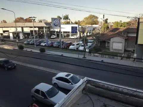 Gran Local Comercial en Venta en Turdera con 870 m² Cubiertos y Potencial de Inversión