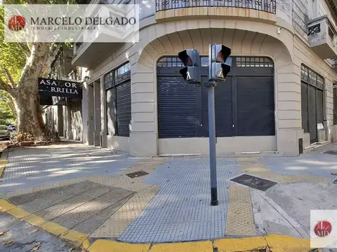 Local - Galpón - Depósito de 120 m2 sobre Esquina en Barracas  - VENTA
