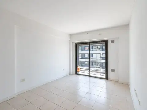 Monoambiente. Balcón. Caseros