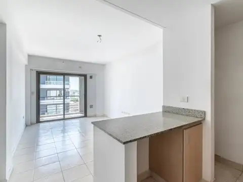 Monoambiente. Balcón. Caseros