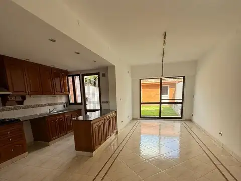 Casa Dúplex 4 Ambts /Jardín/Doble Cochera/Permuta