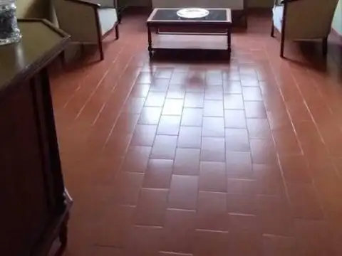 VENTA de importante Local comercial y Playa de estacionamiento en Centro de Santa Fe.