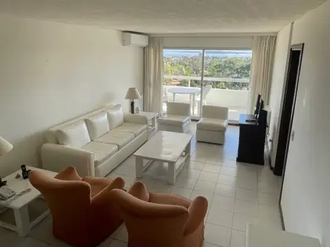Departamento de 3 dormitorios en venta con vista al mar, piso alto