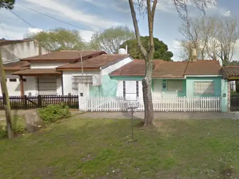 Casa en venta - 2 Dormitorios 2 Baños - San Bernardo del Tuyú