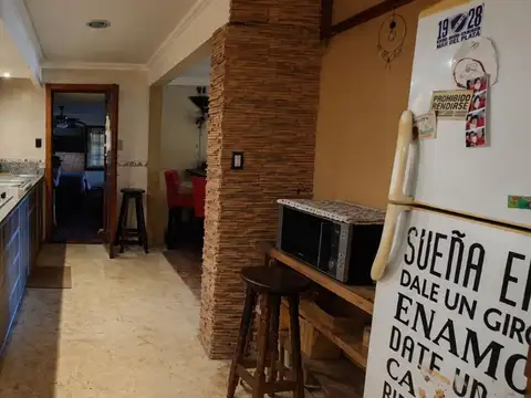 Casa 7 ambientes con 4 baños