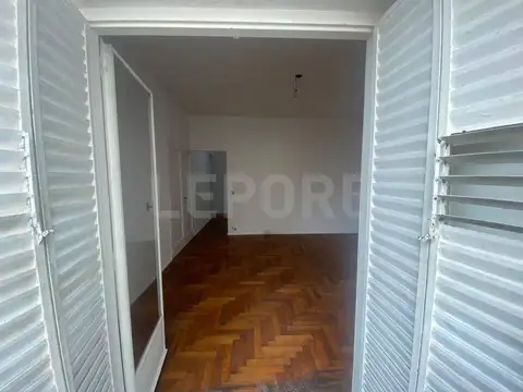 Departamento en Alquiler en Balvanera, $ 550.000