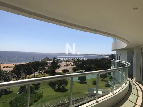 Departamento 4 ambientes con 5 baños