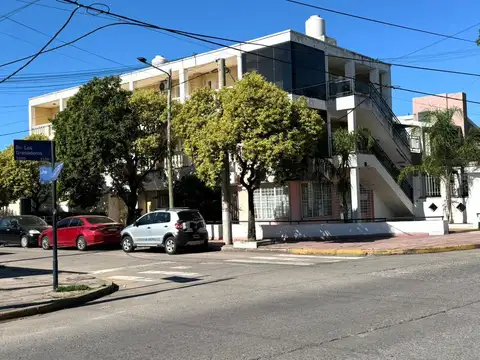 En Alquiler  - Departamento 1 Dormitorio Externo en Alto Verde  40 m  Luminoso