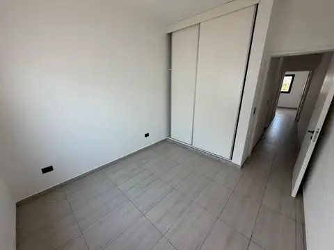 Depto Tipo Casa en Alquiler con 1 cocheras