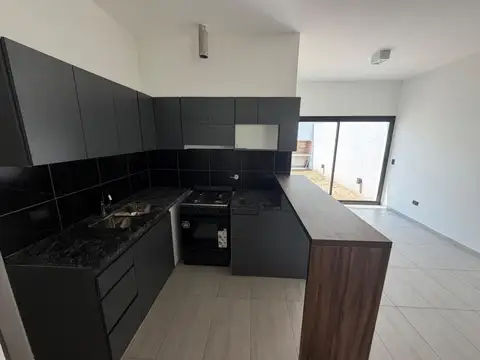Depto Tipo Casa en Alquiler de 2 dormitorios