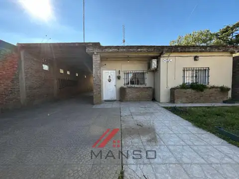 Casa 4 ambientes - Pontevedra - Cochera - parrilla