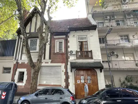 Venta- Casa en Belgrano 5  ambientes c/ Dep.