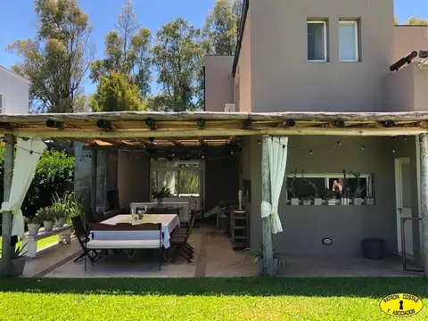 Casa en Venta al Este