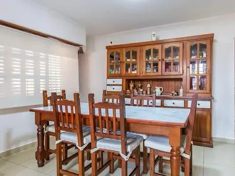 Casa en Quilmes O. 5 amb. c/cochera - Financia