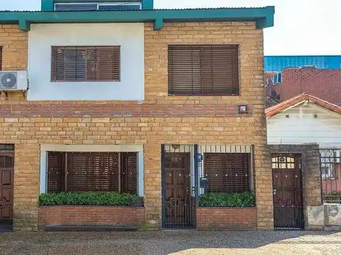 Casa en Quilmes O. 5 amb. c/cochera - Financia