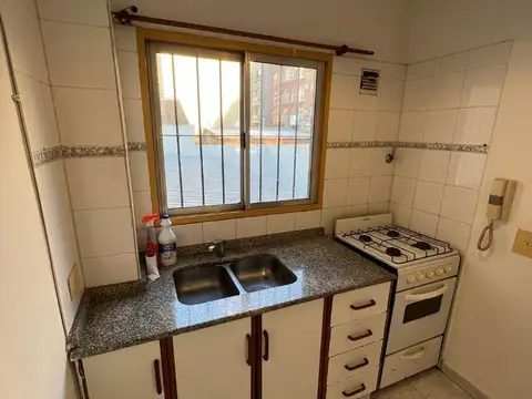 MONOAMBIENTE  EN MUY BUENA UBICACION