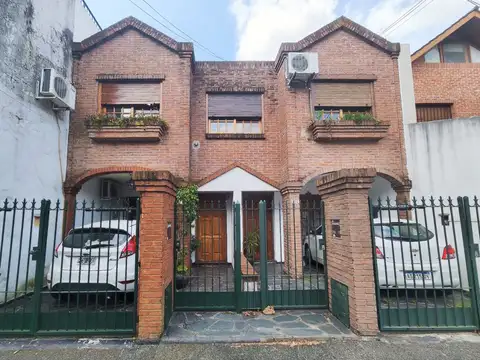 Venta Casa Duplex 4 amb. Olivos