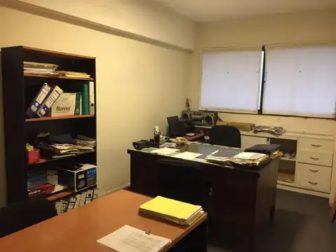 Oficina con 3 despachos al Frente Zona Centro