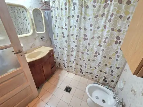 Casa 2 dormitorios y gran terreno, Gral. Belgrano