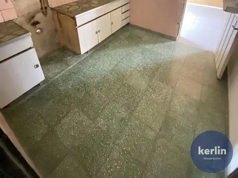 Casa en Venta con 5 cocheras