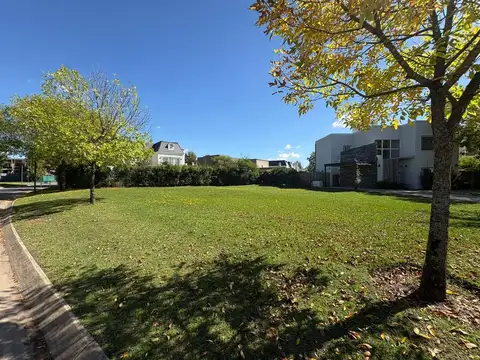 VENTA ESPECTACULAR LOTE AYRES PLAZA 