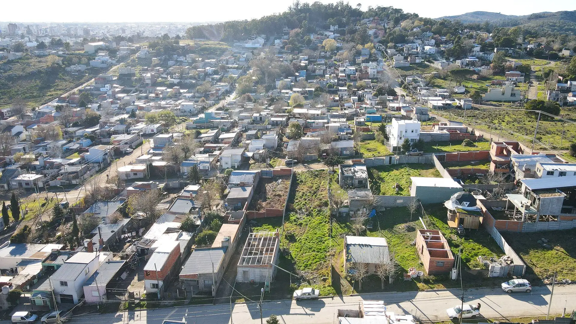 Lote 300m² en Barrio Las Tunitas, todos los servicios
